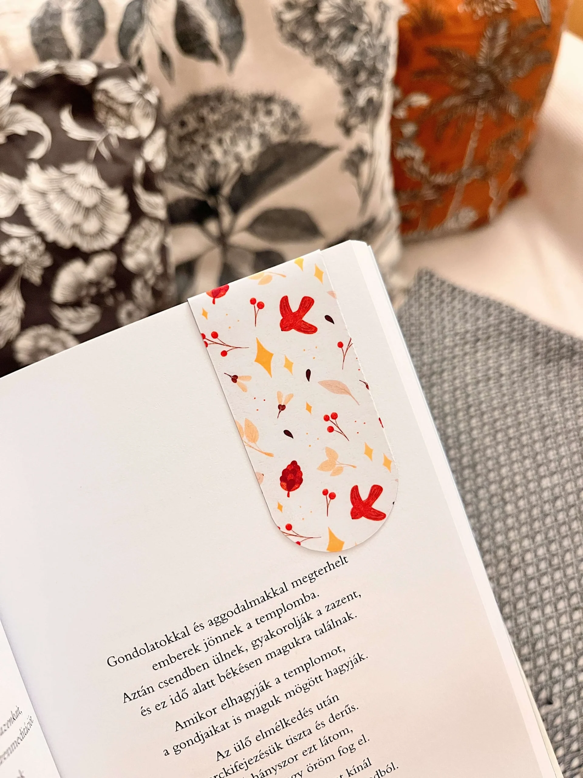 Madárka mintás mágneses könyvjelző